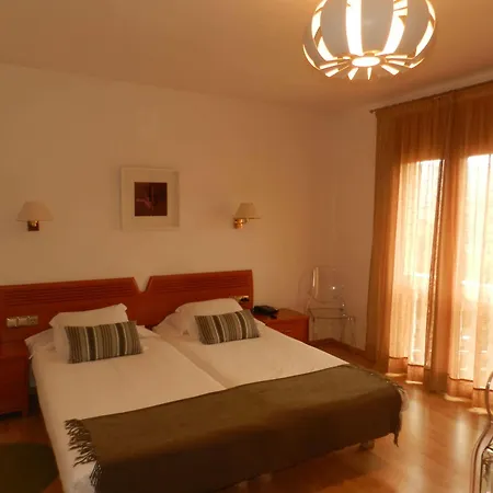 Hotel Porta D'alella